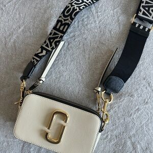 Marc Jacobs snapshot bag White/crewm Crossbody Camera Bag with Gold Hardware